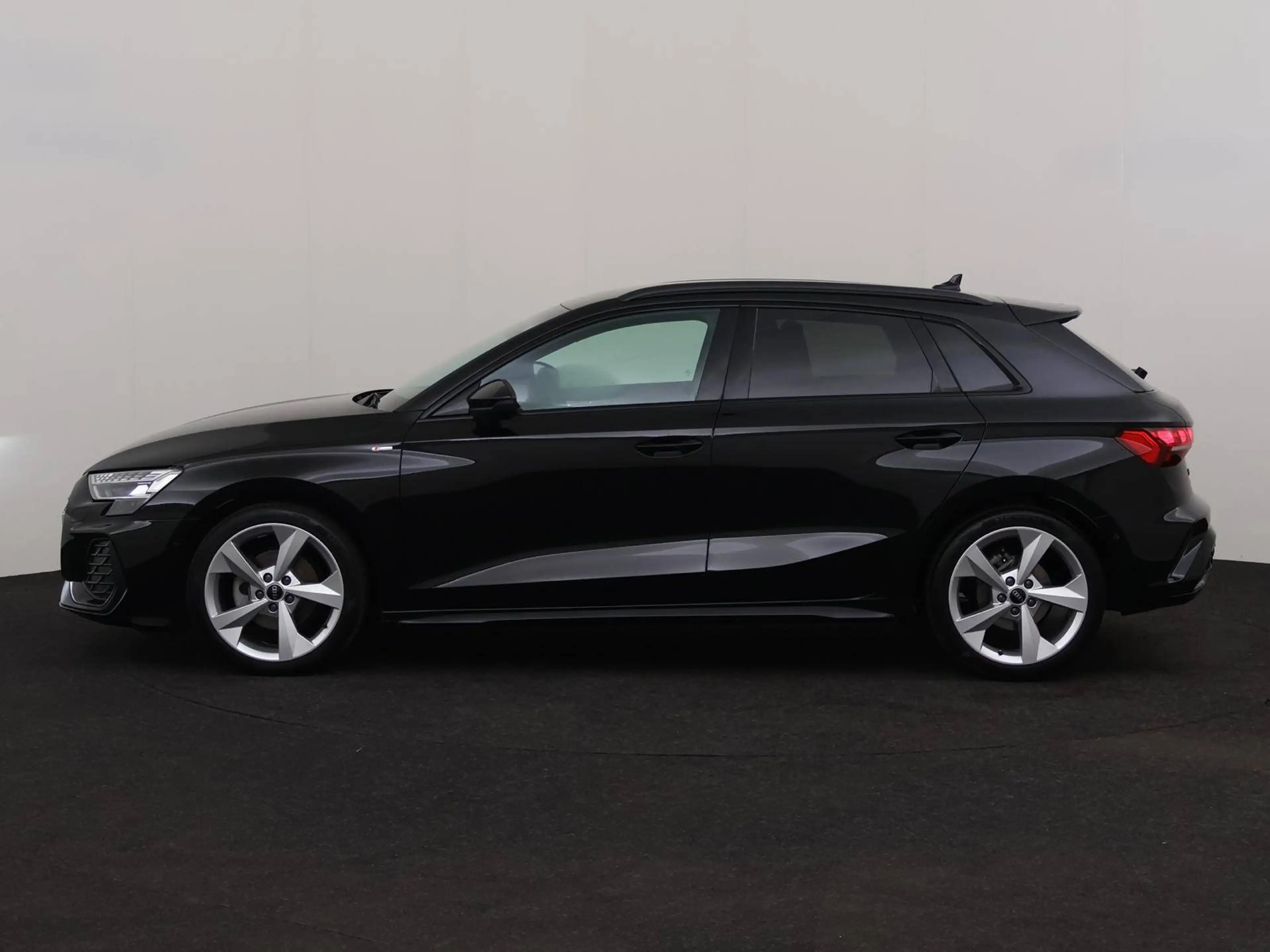 Audi A3 427,38€ SANS INTERET ZONDER KOSTEN / Sportback 35 TFSI Design S tronic (EU6d-TEMP) — photo 2