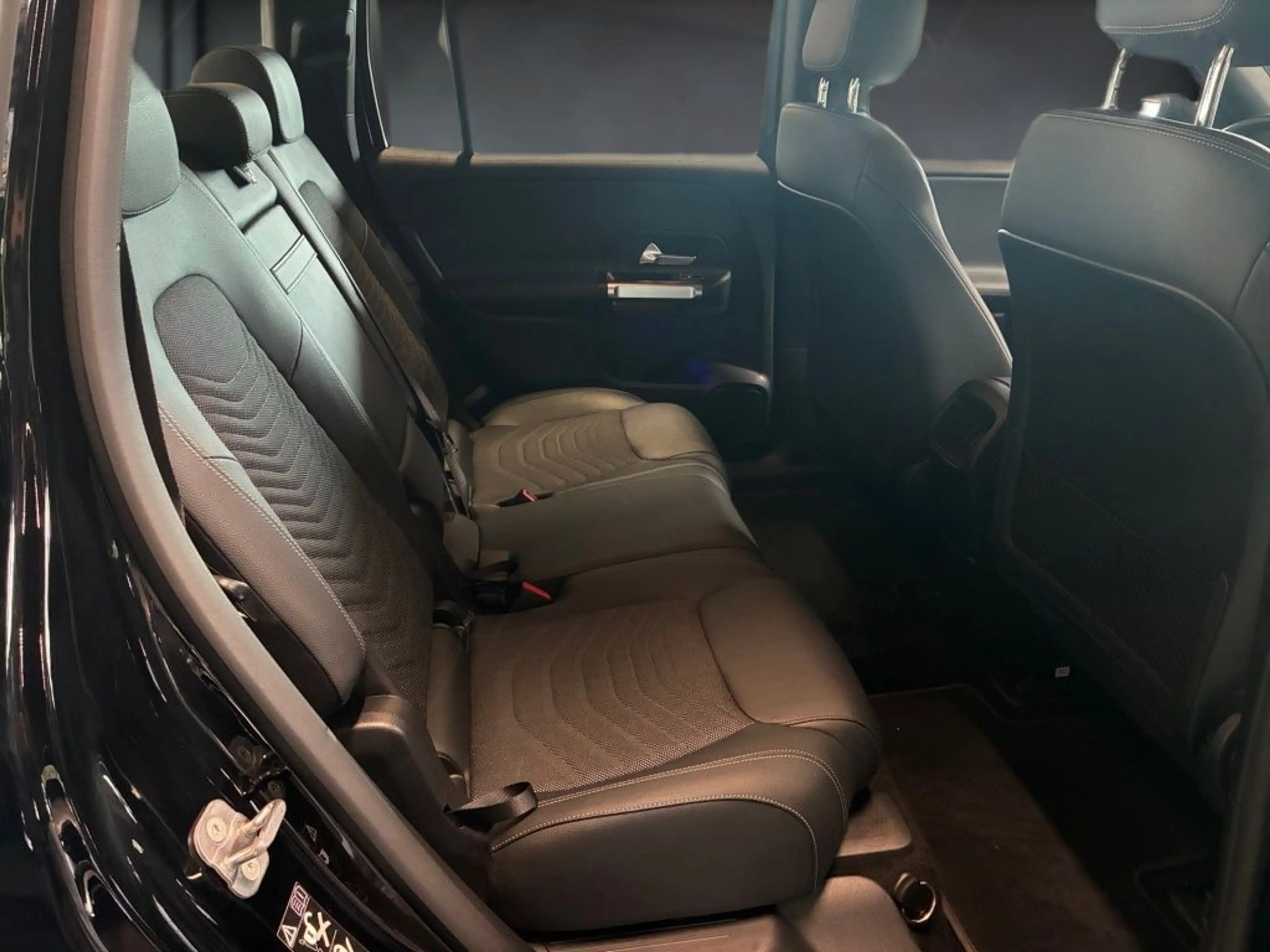 Mercedes-Benz EQB 350 4M PROGRESSIVE+LED+KAMERA+TEMPOMAT+SHZ — photo 12