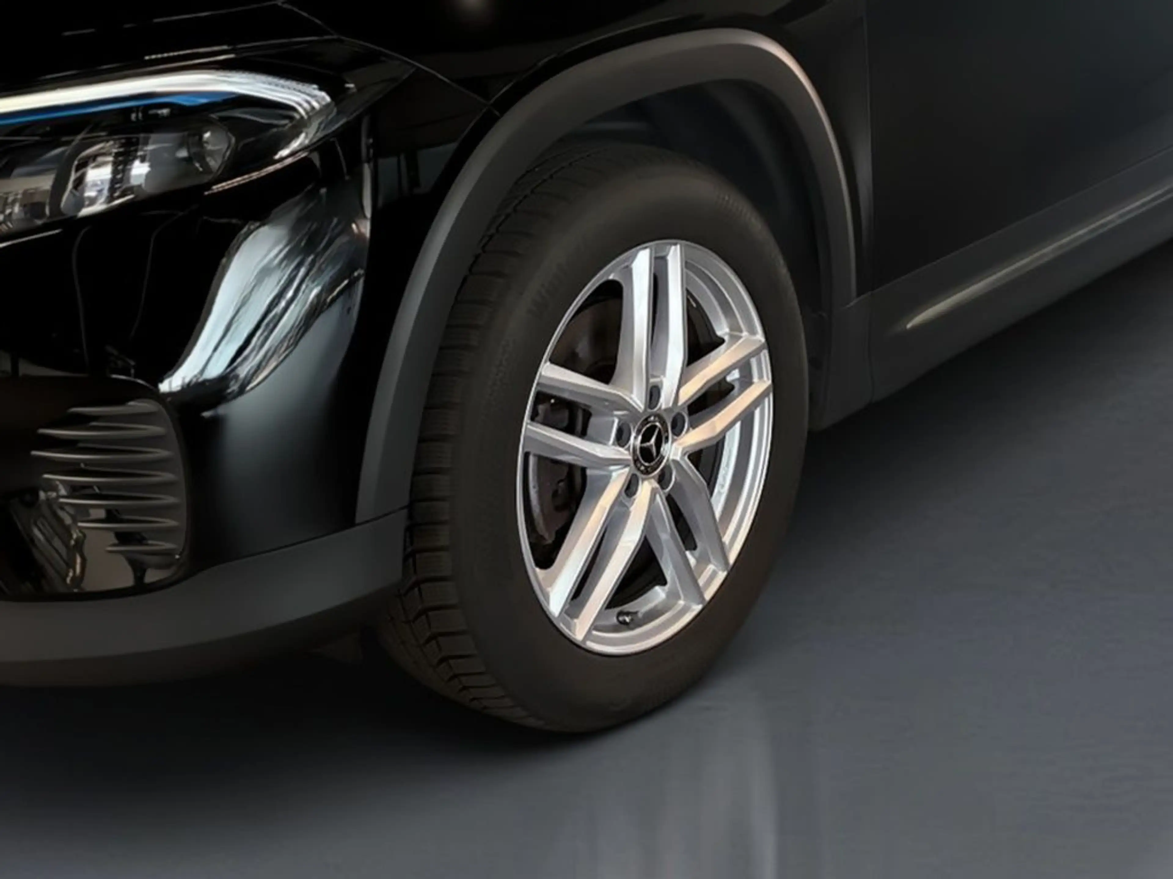 Mercedes-Benz EQB 350 4M PROGRESSIVE+LED+KAMERA+TEMPOMAT+SHZ — photo 3