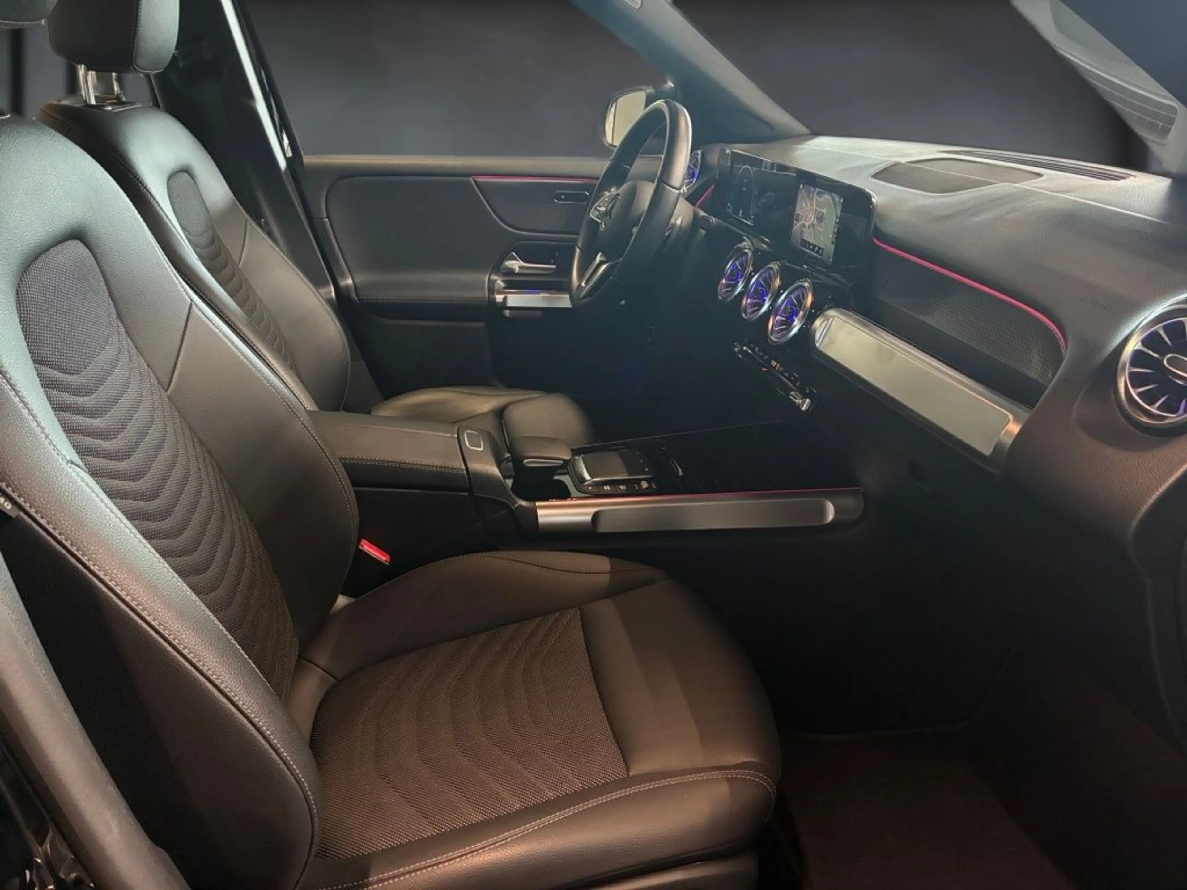 Mercedes-Benz EQB 350 4M PROGRESSIVE+LED+KAMERA+TEMPOMAT+SHZ — photo 15