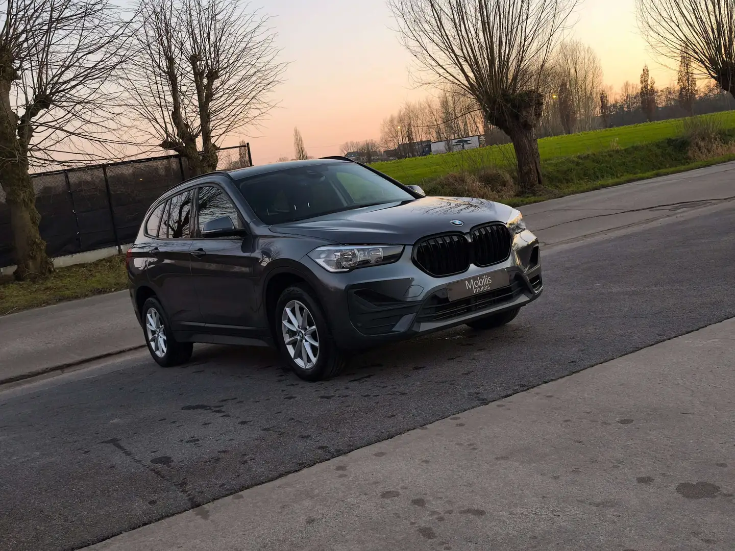 BMW X1 1.5i sDrive18i Camera/NaviPro/Trekhaak/Facelift Grijs - 2