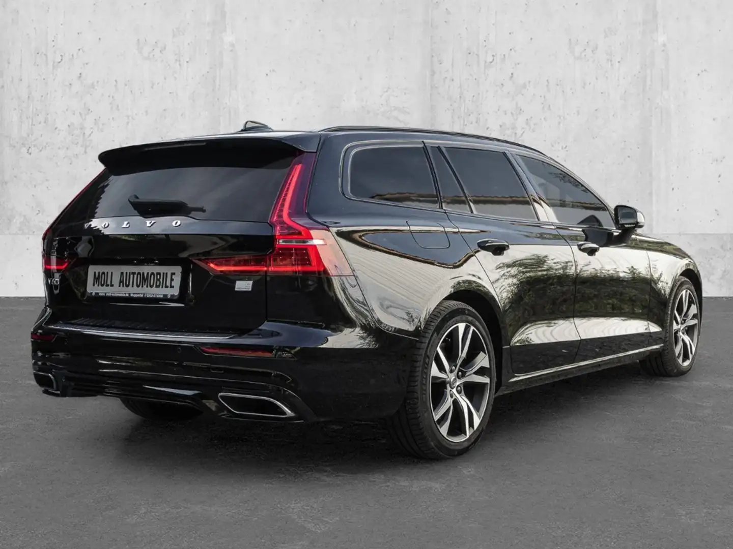 Volvo V60 R Design Recharge Plug-In Hybrid AWD AHK Navi Lede Schwarz - 2