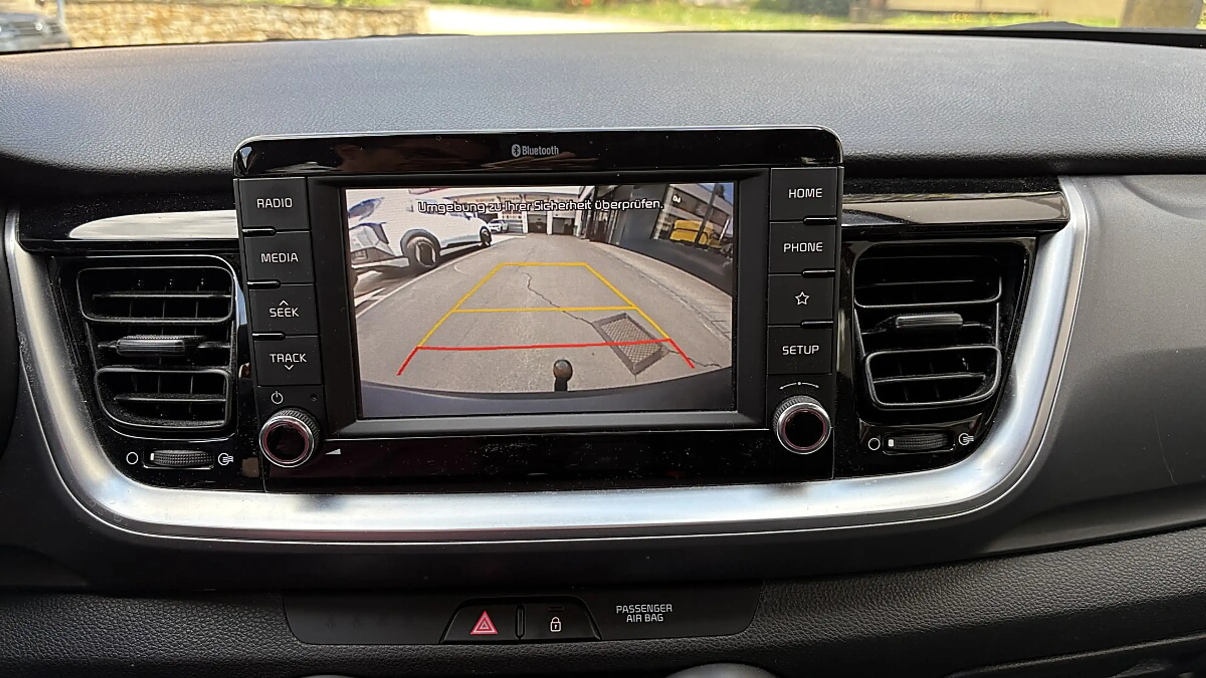 Kia Stonic 1,4 MPI ISG Silber — photo 8