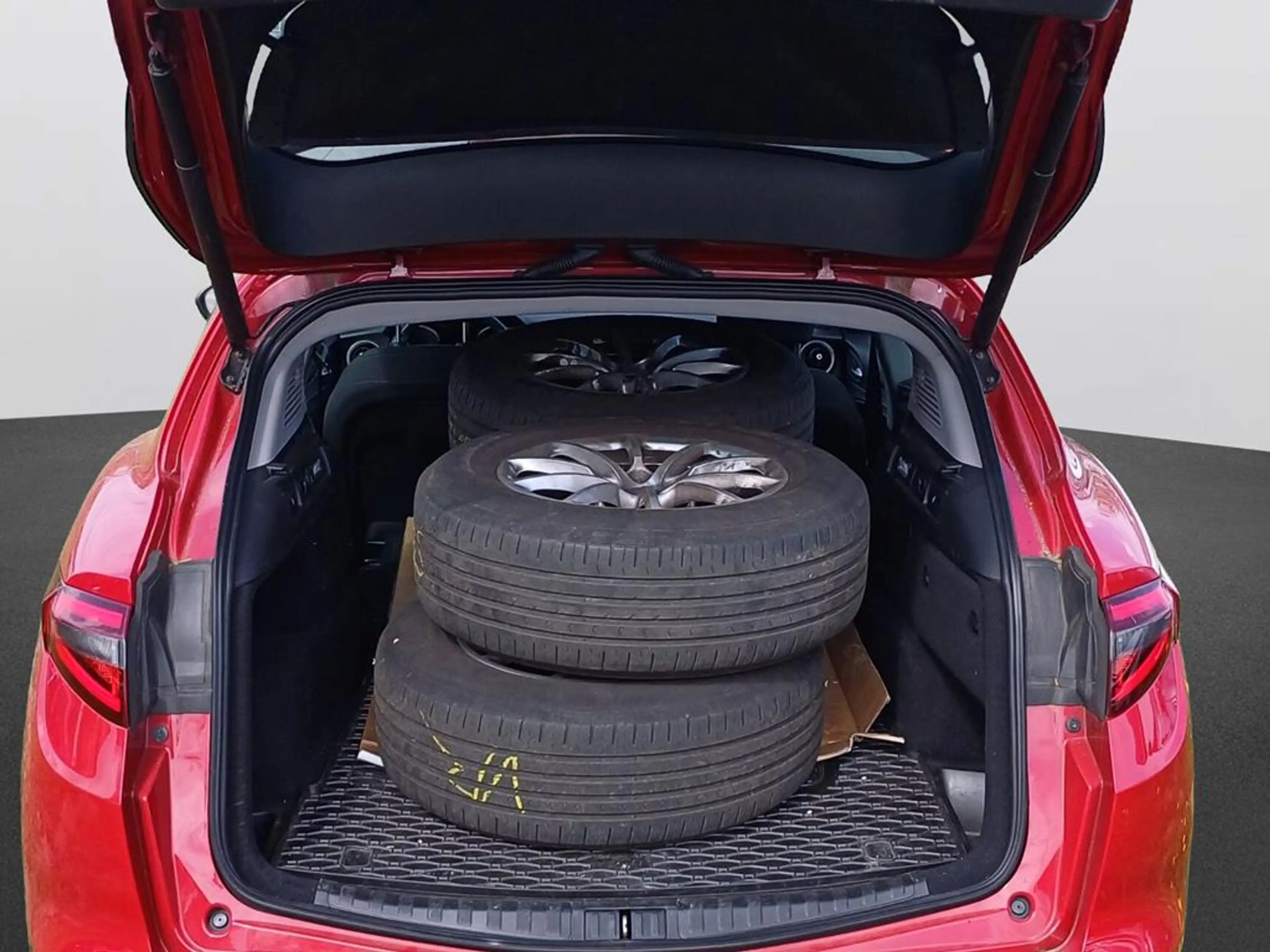 Alfa Romeo Stelvio 2WD AHK NAVI RFK SHZ LHZ — photo 7