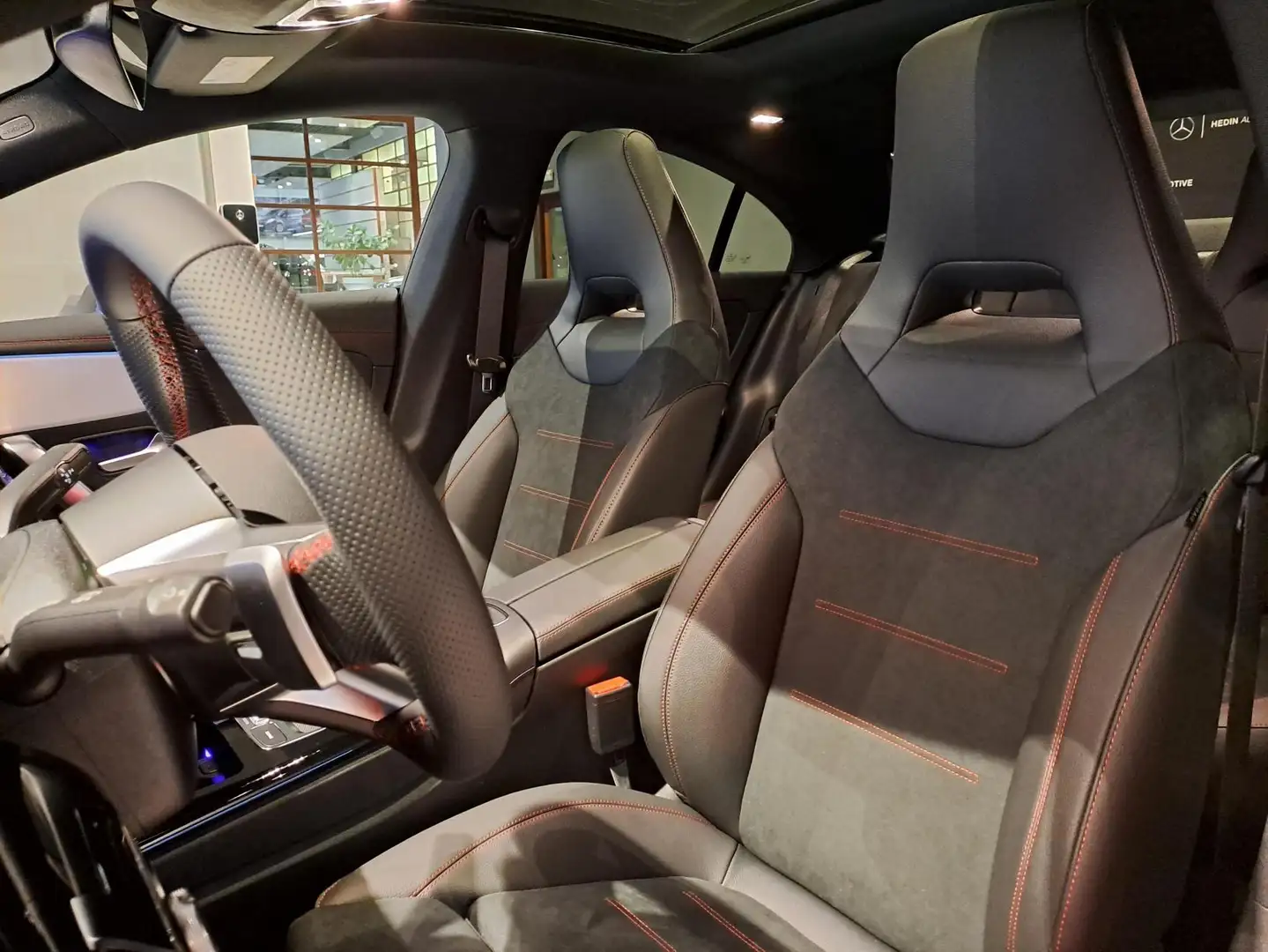 Mercedes-Benz CLA 180 Coupé AMG Line Night Pack | Panoramisch Dak | Smar Gris - 2