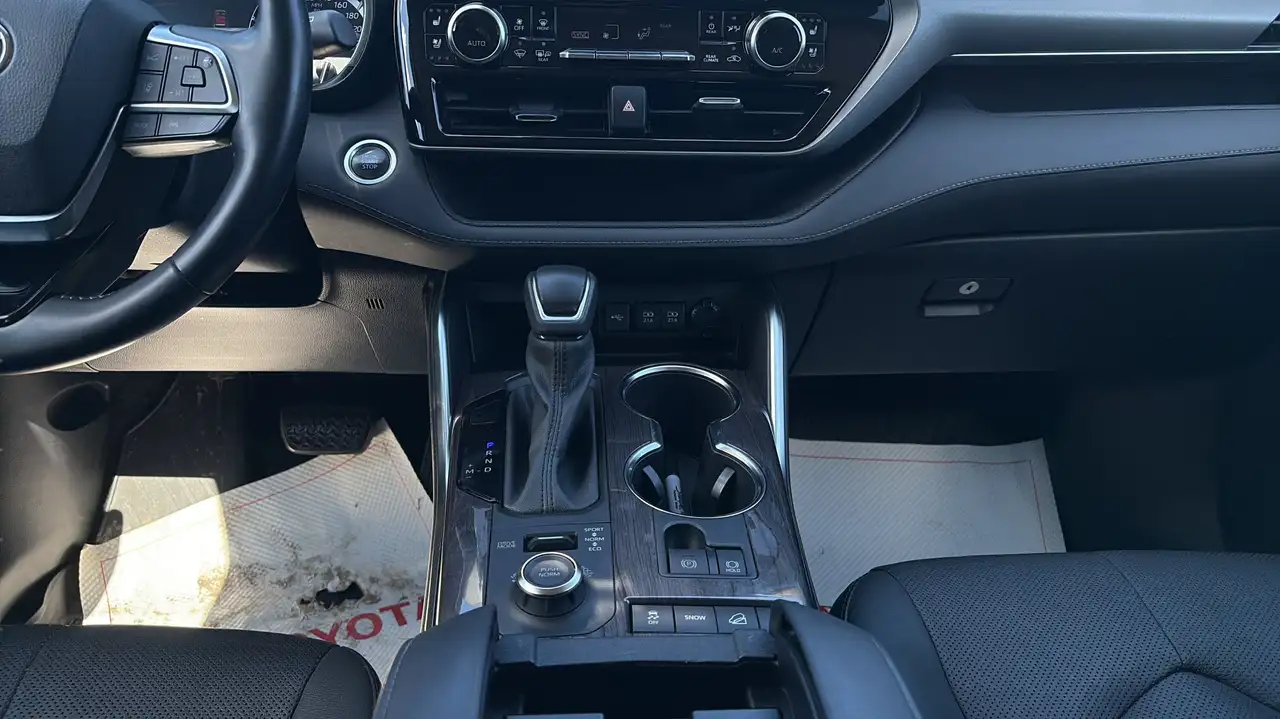 Toyota Highlander снимка Toyota Highlander