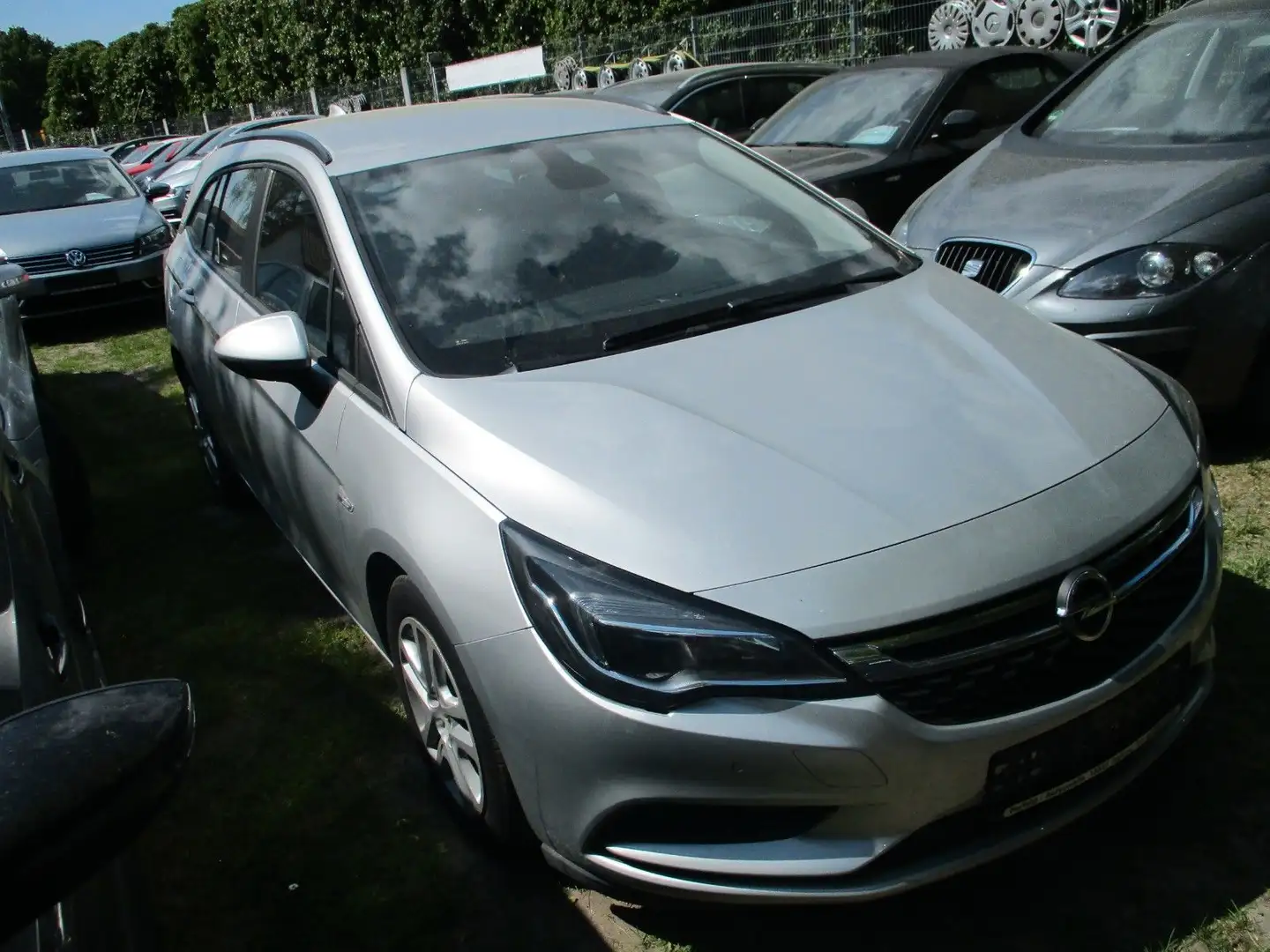 Opel Astra K Sports Tourer Edition Plateado - 1