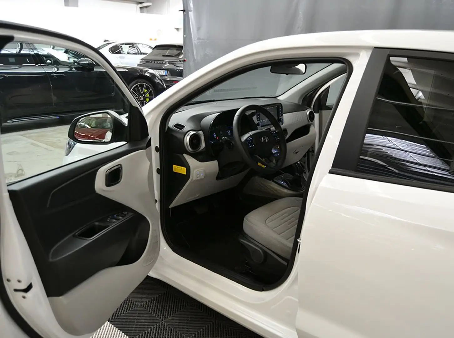 Hyundai i10 1.0 MPI AT Prime Km 4.550 Ok Neopatentati ** Blanc - 2