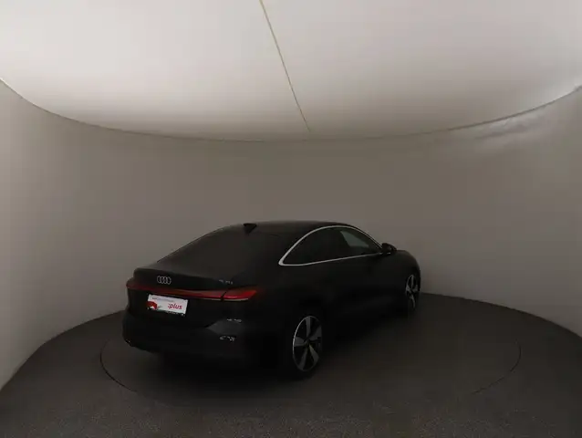 Audi A5 view 4