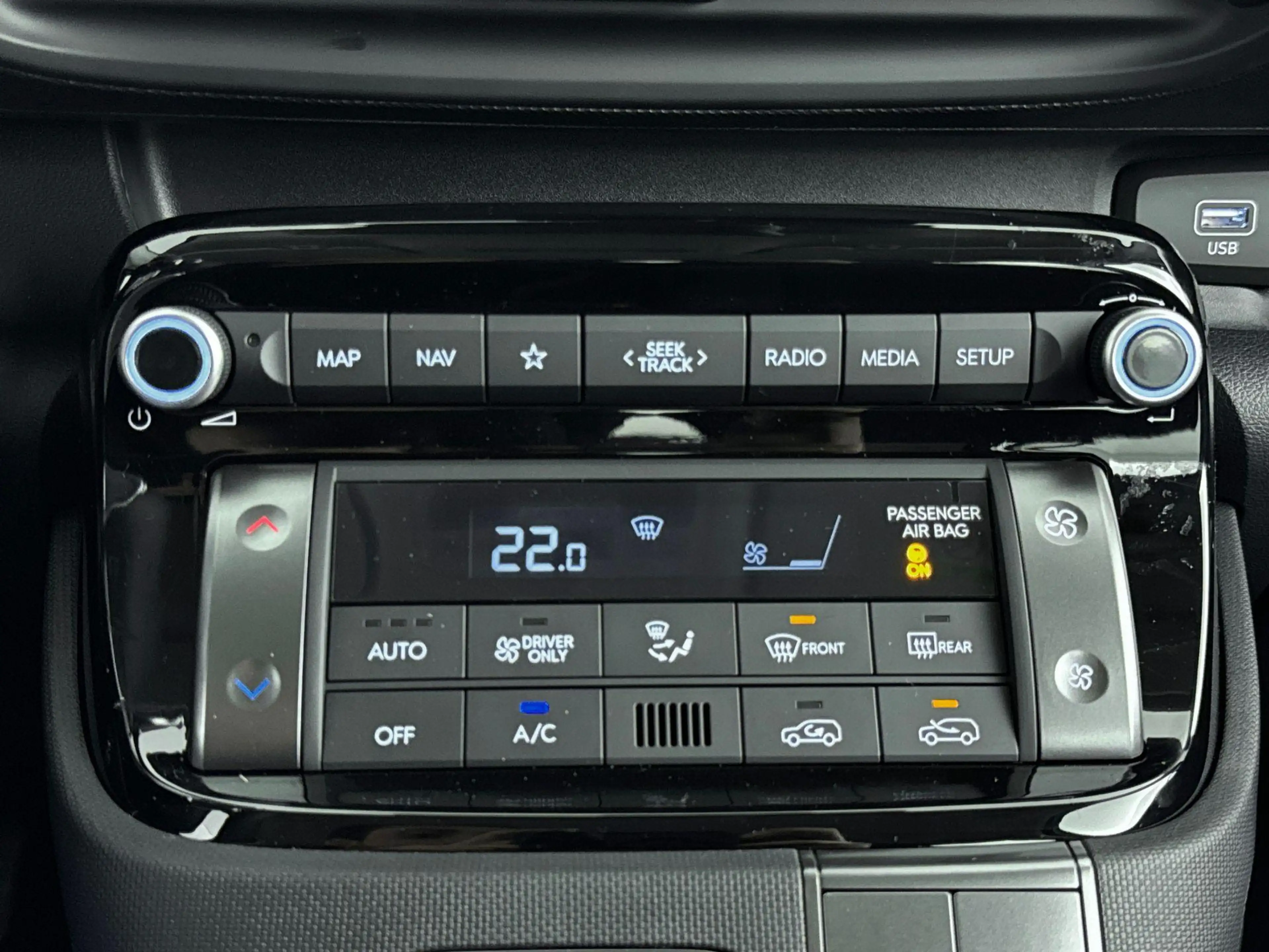 Hyundai Inster E-Motion + Comfort Pack 49 kWh | Stuur - en Stoelv — photo 14