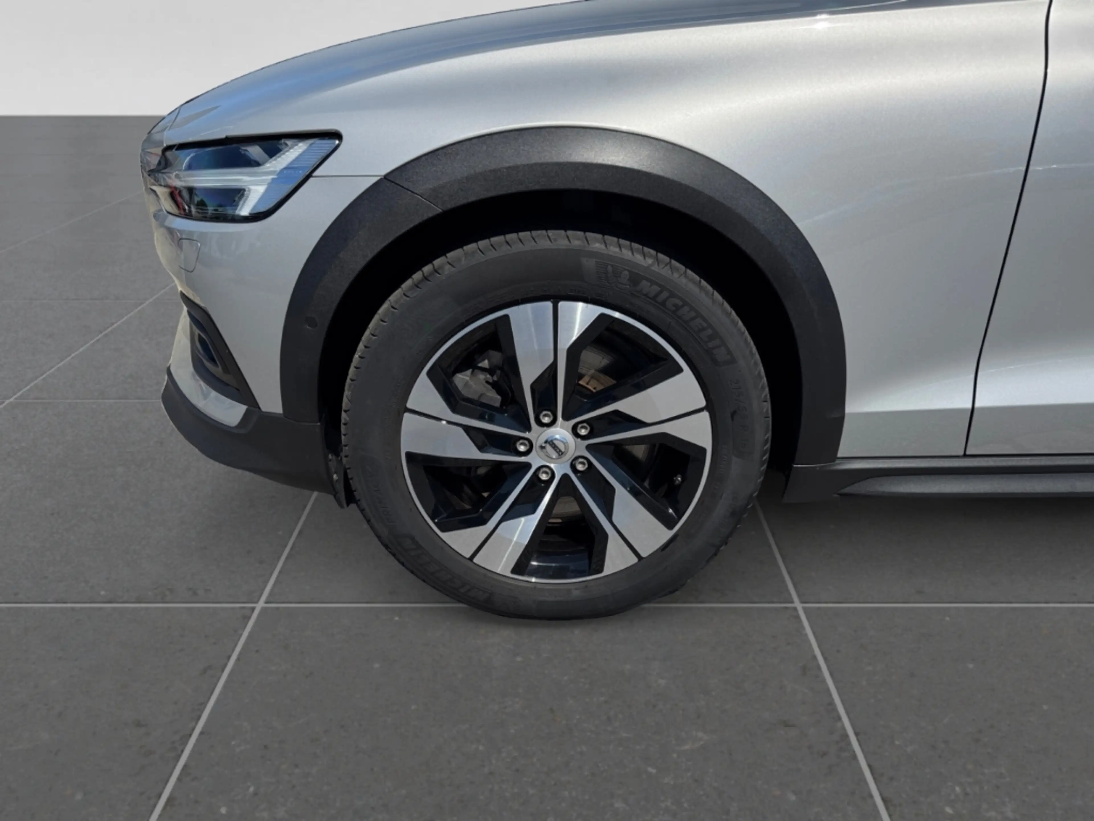 Volvo V60 Cross Country Plus B5 AWD StandHZG Navi Digitales Cockpit Memory — photo 9