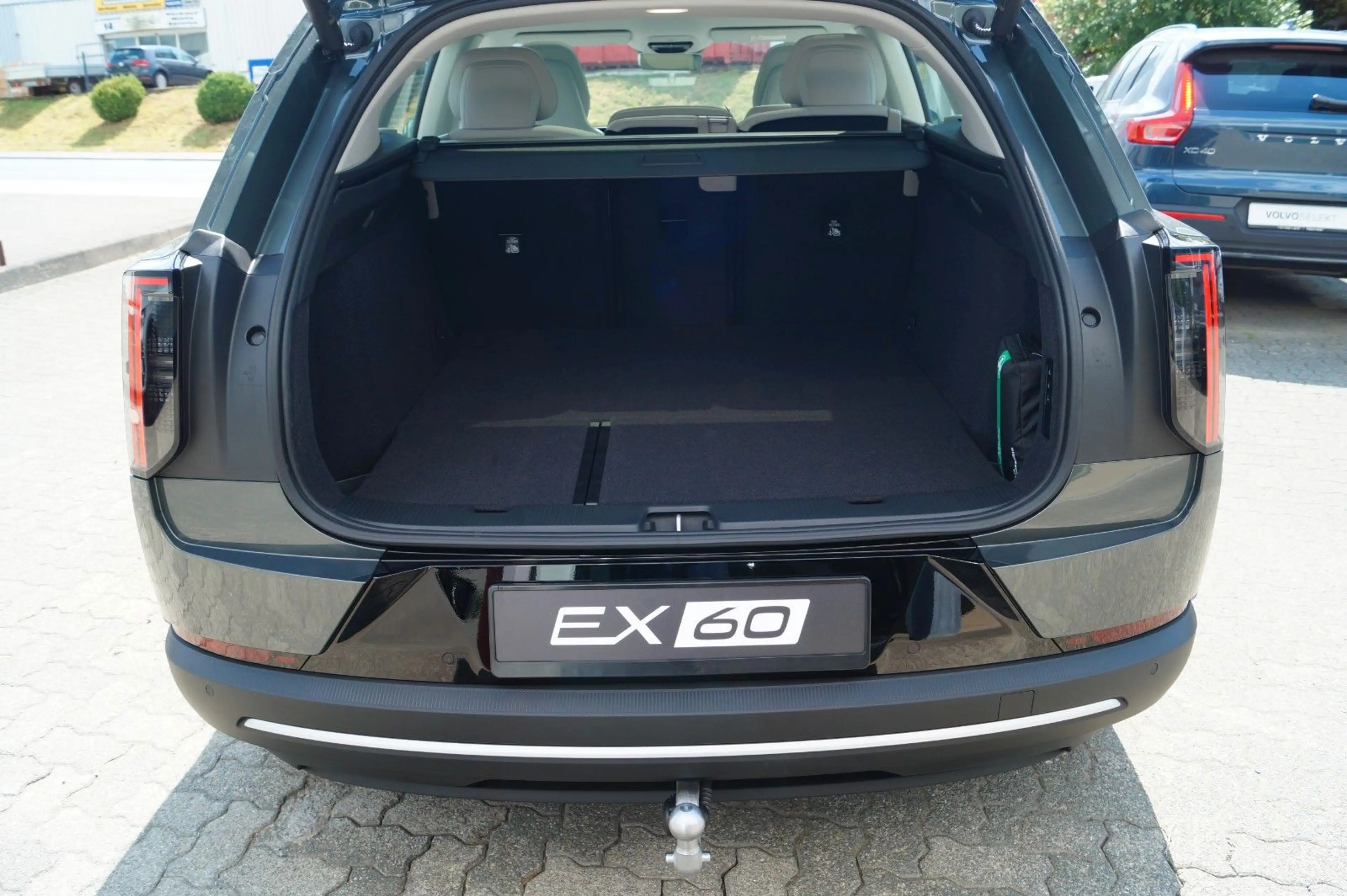 Volvo EX60 P10 AWD electric Ultra Aut/AHK/PilotAss/22" — photo 13