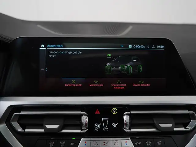 BMW 3 Series view 18