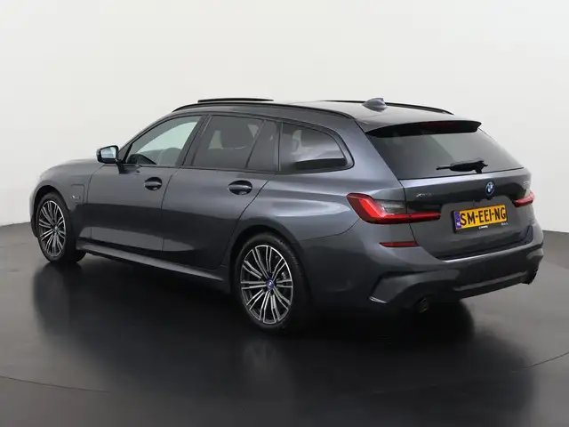 BMW 3 Series view 7