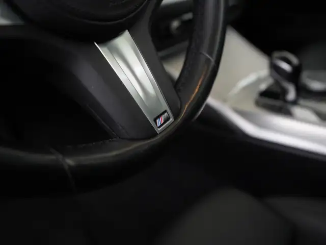 BMW 3 Series view 27