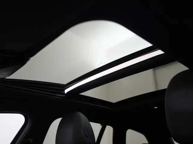 BMW 3 Series view 25