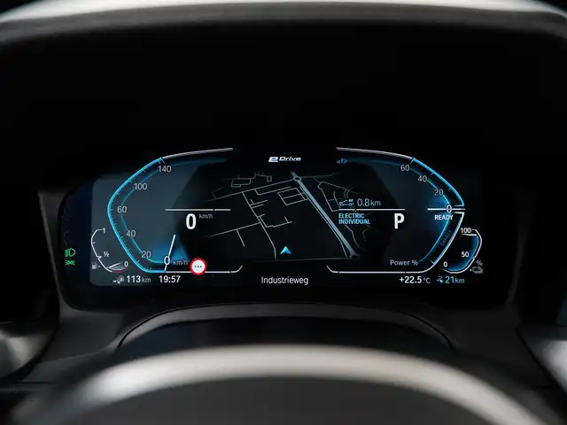 BMW 3 Series view 9