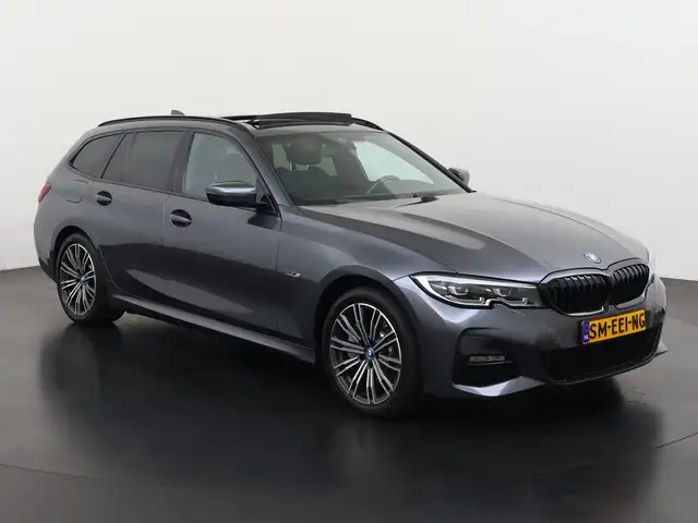 BMW 3 Series view 30