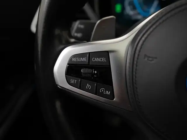 BMW 3 Series view 8