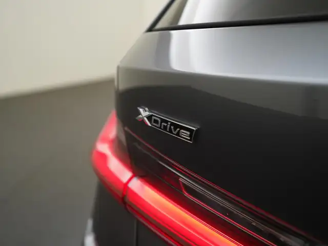 BMW 3 Series view 26
