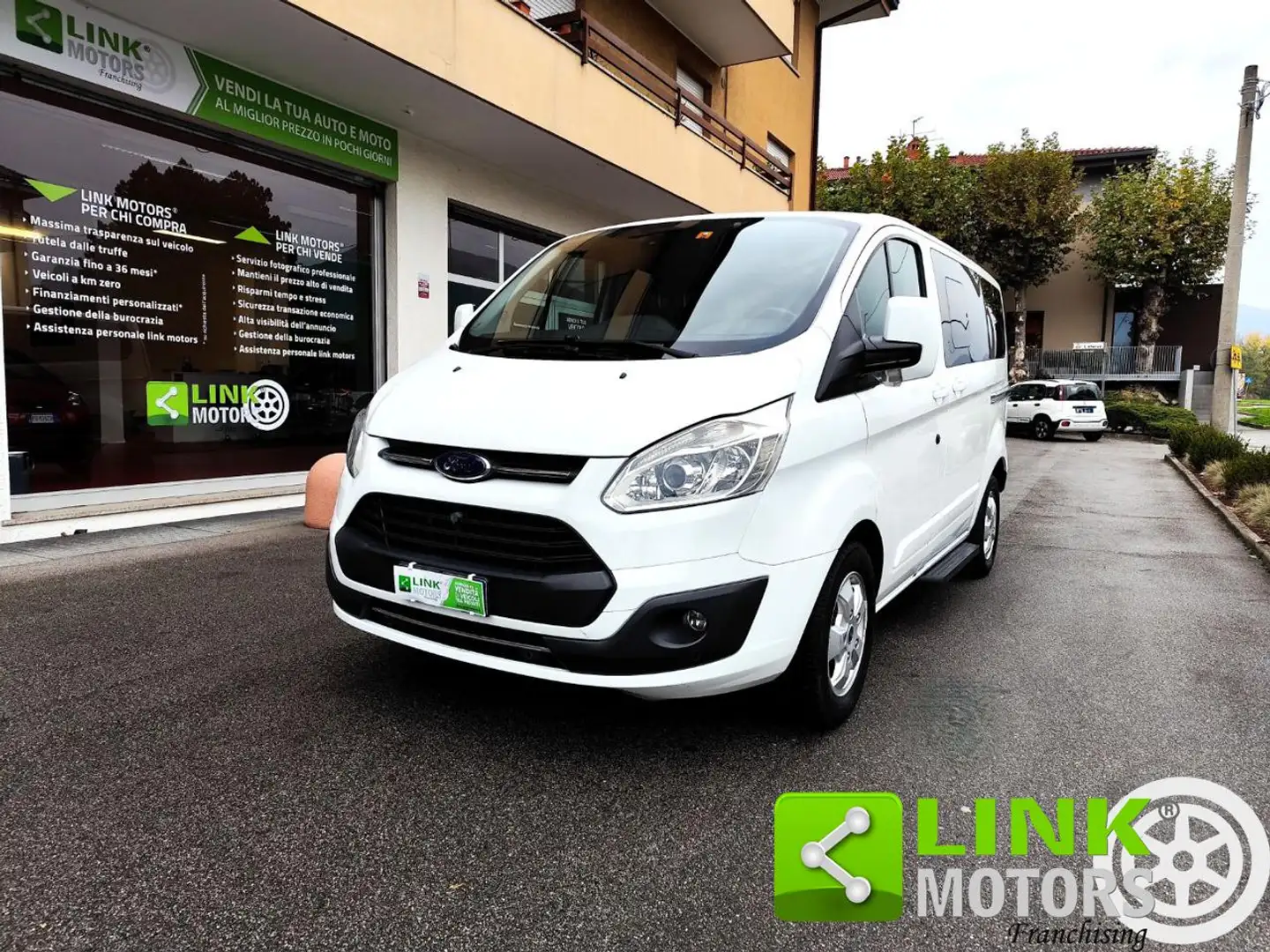 Ford Tourneo Custom 310 2.0 TDCi 130CV PL Trend GARANZIA INCLUSA Blanc - 1