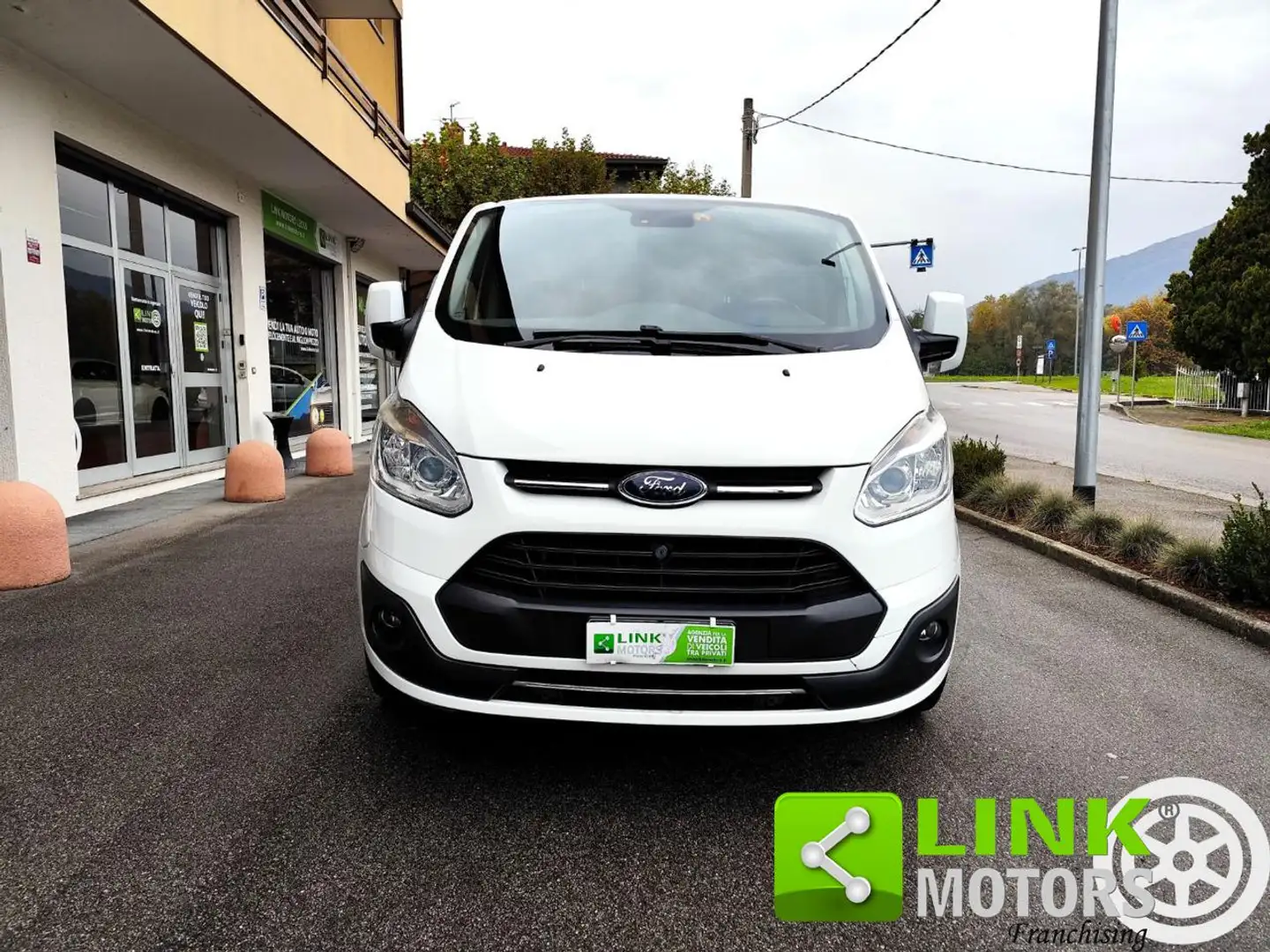 Ford Tourneo Custom 310 2.0 TDCi 130CV PL Trend GARANZIA INCLUSA Blanc - 2