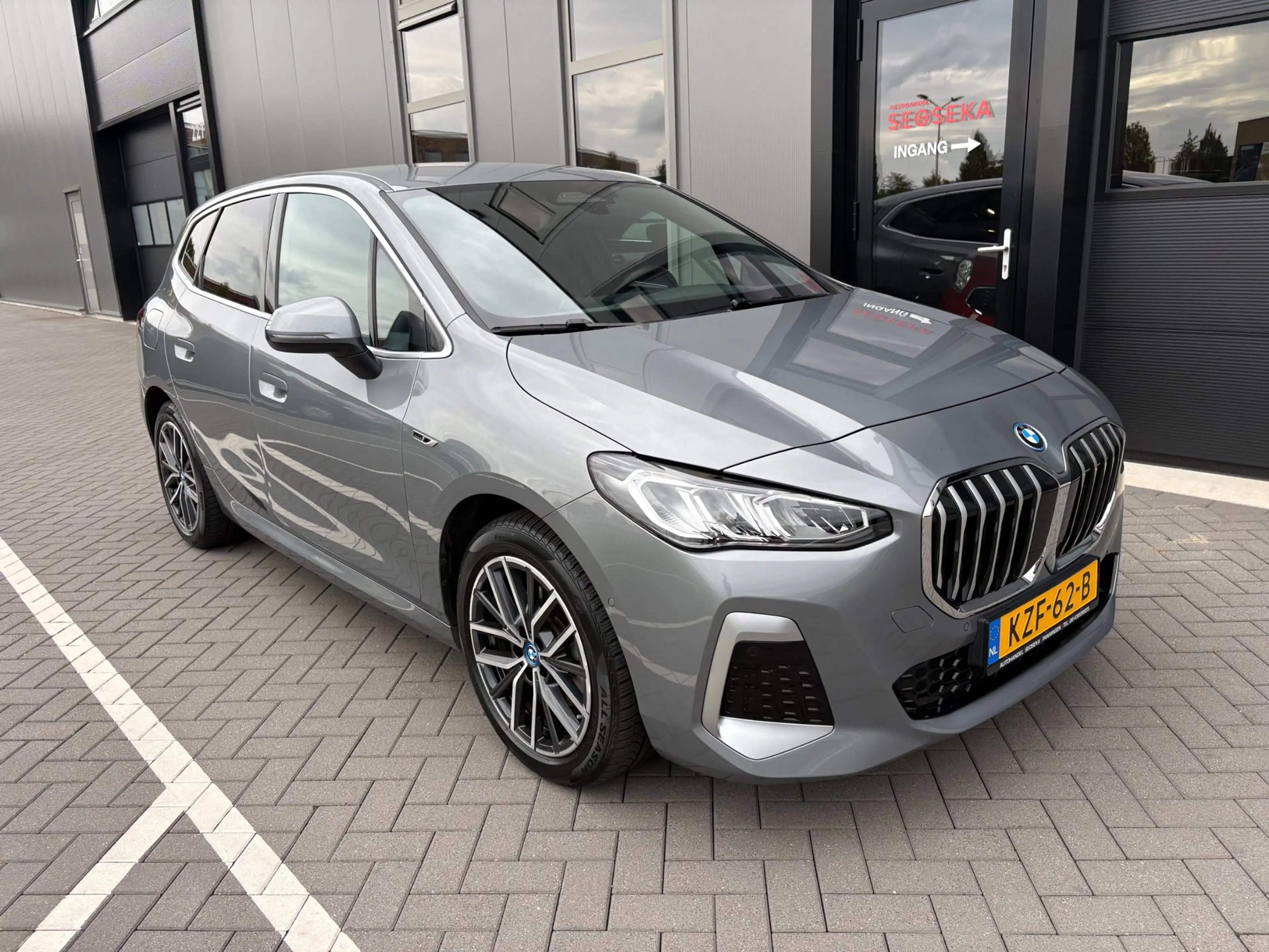 BMW 225 2-serie Active Tourer 225e xDrive M Sport 2023 — photo 4