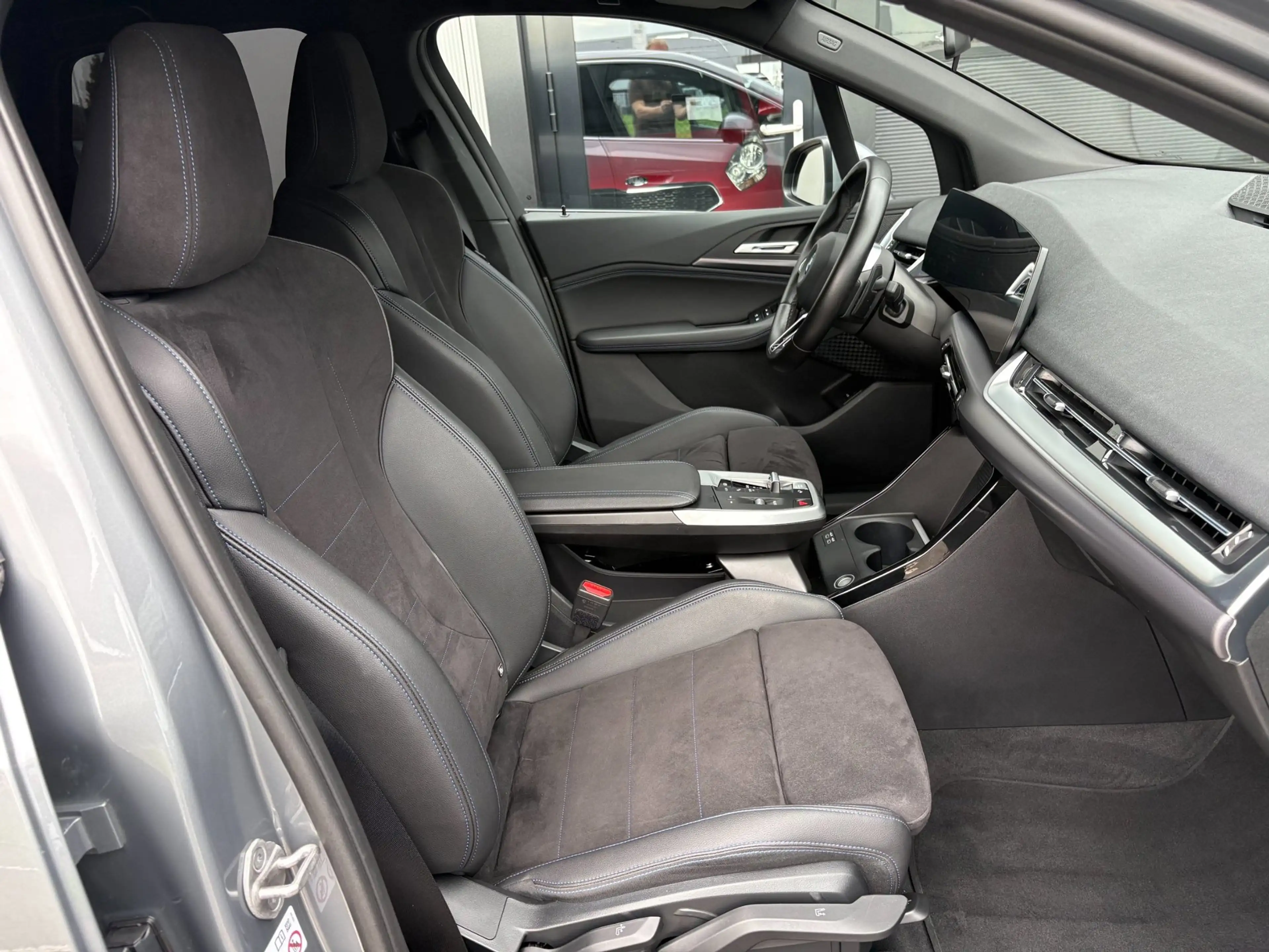 BMW 225 2-serie Active Tourer 225e xDrive M Sport 2023 — photo 6