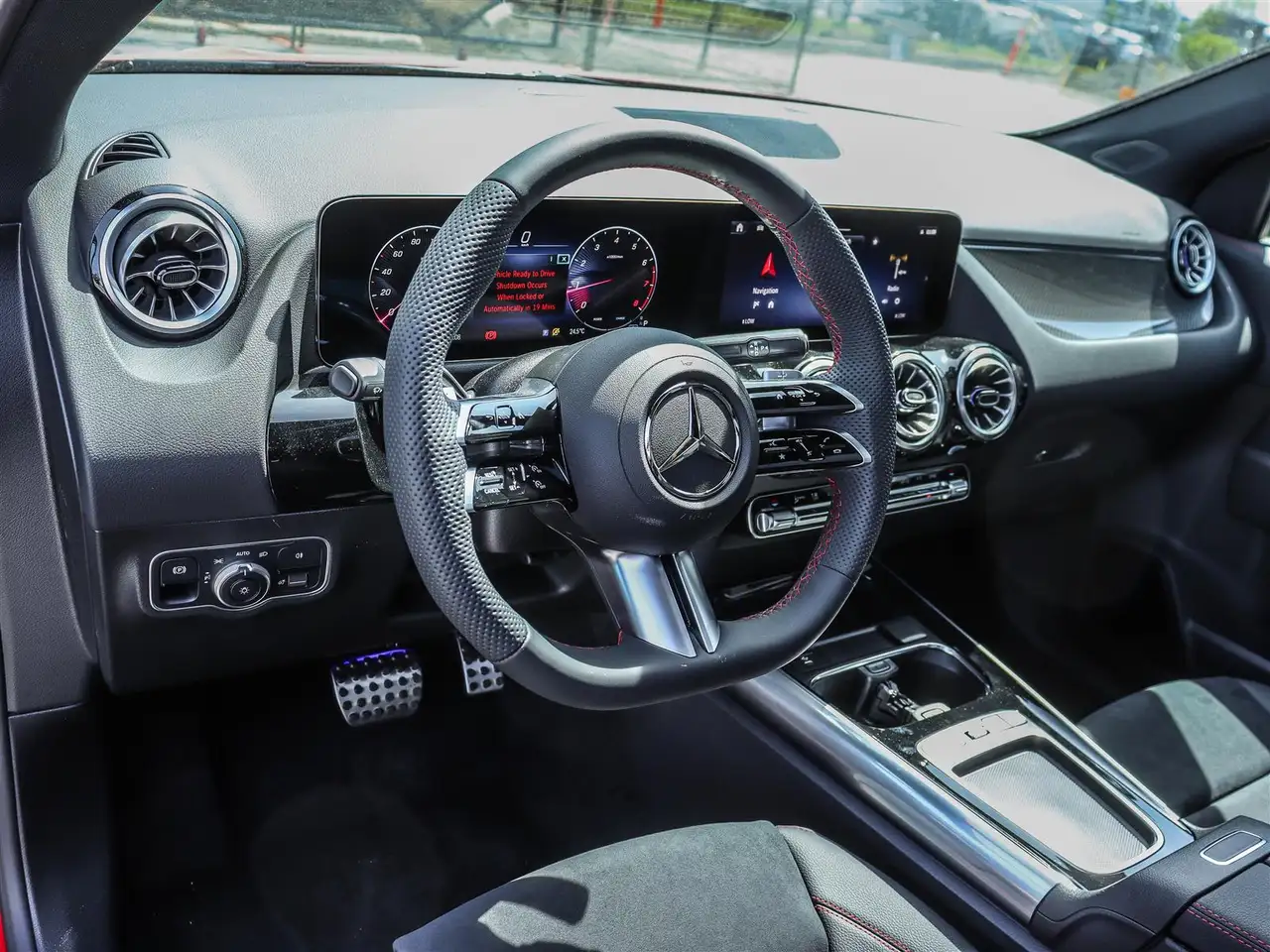 Mercedes-Benz GLA снимка Mercedes-Benz GLA