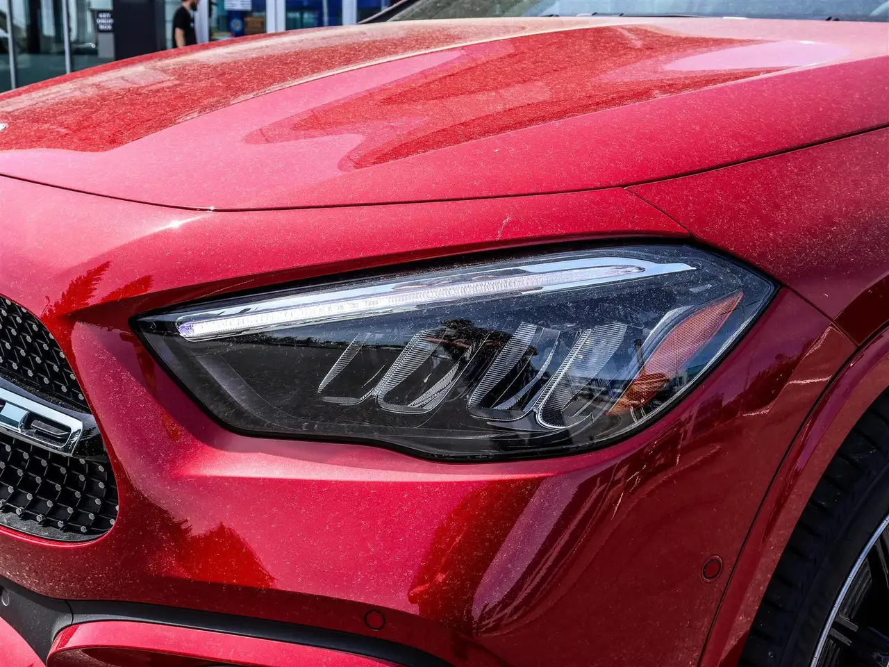 Mercedes-Benz GLA снимка Mercedes-Benz GLA