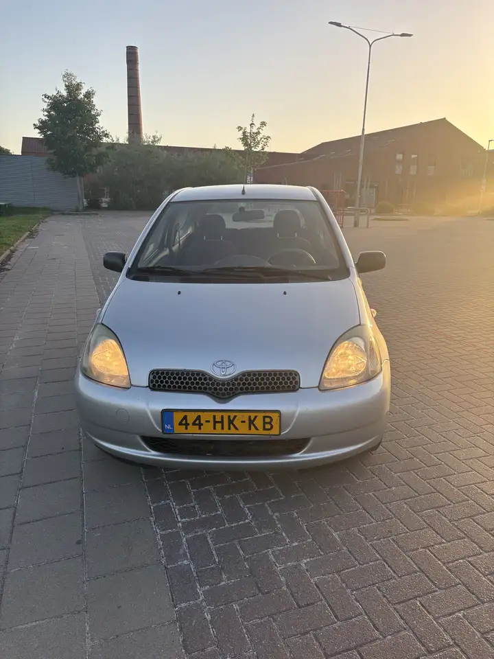 Toyota Yaris 1.3-16V VVT-i Luna, foto 3