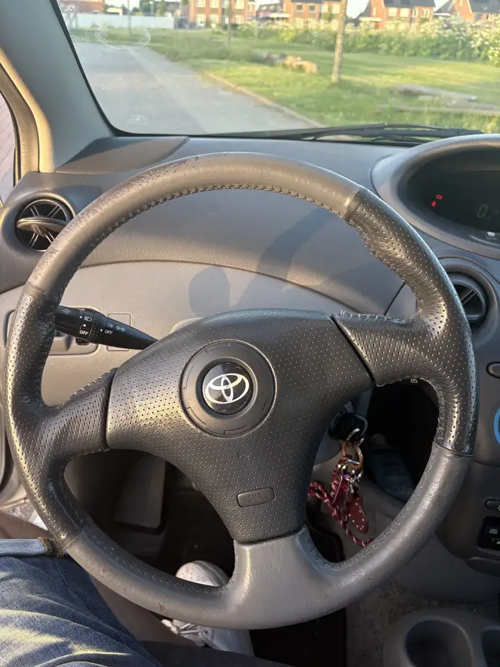 Toyota Yaris 1.3-16V VVT-i Luna, foto 8