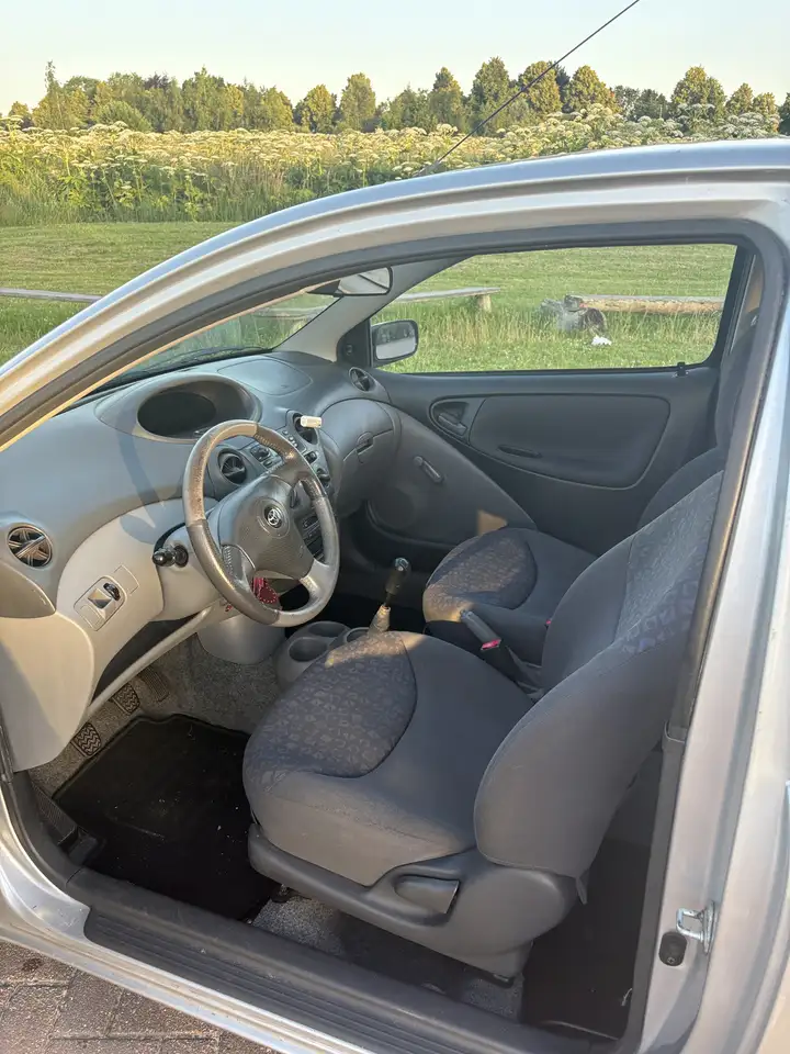 Toyota Yaris 1.3-16V VVT-i Luna, foto 7
