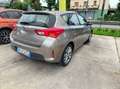 Toyota Auris 1.8h Active eco 5p Oro - thumbnail 3