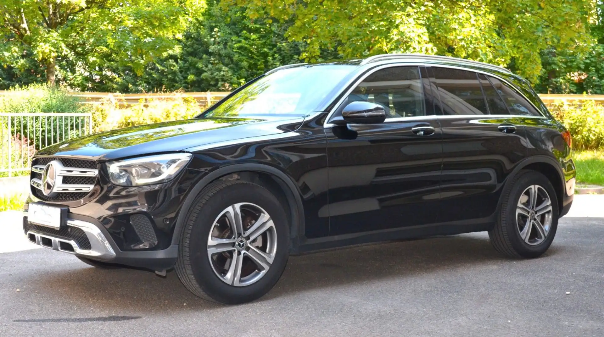 Mercedes-Benz GLC 220 GLC  d 4Matic TOP Ausstattung Noir - 2