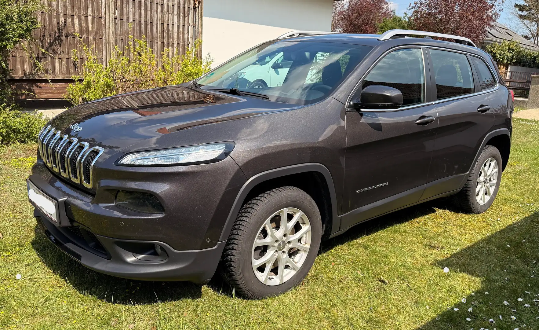 Jeep Cherokee Cherokee 2,0 MultiJet II AWD Longitude Longitude Braun - 1