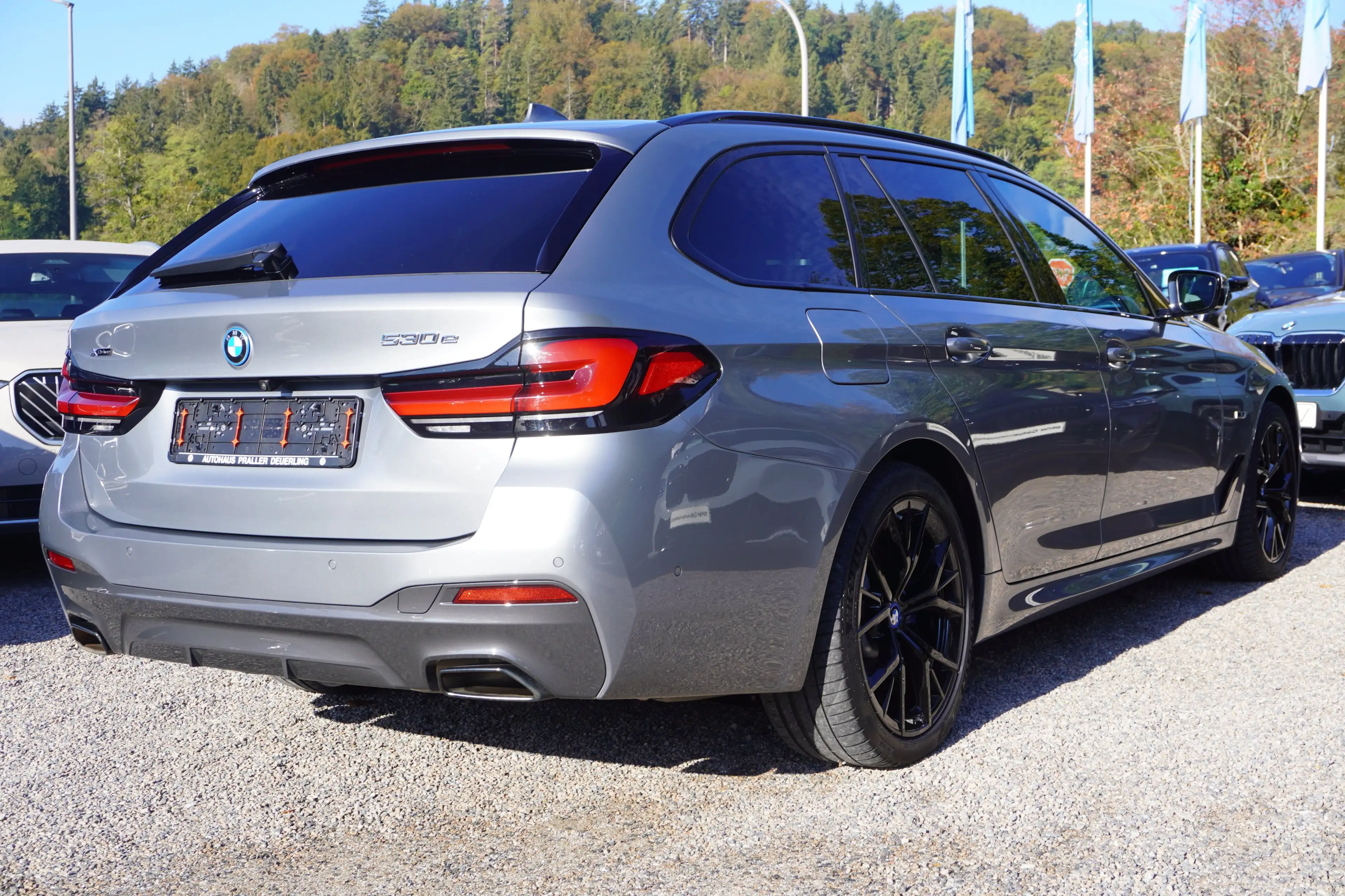 BMW 530 e xDrive Touring — photo 7