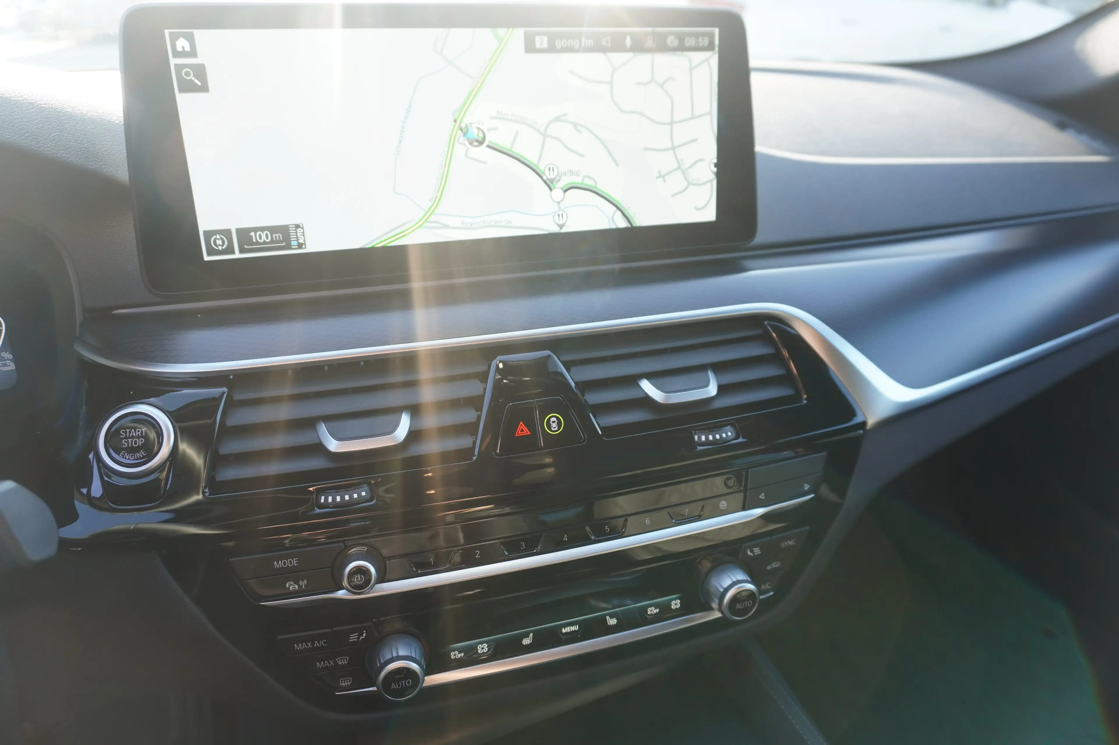 BMW 530 e xDrive Touring — photo 8