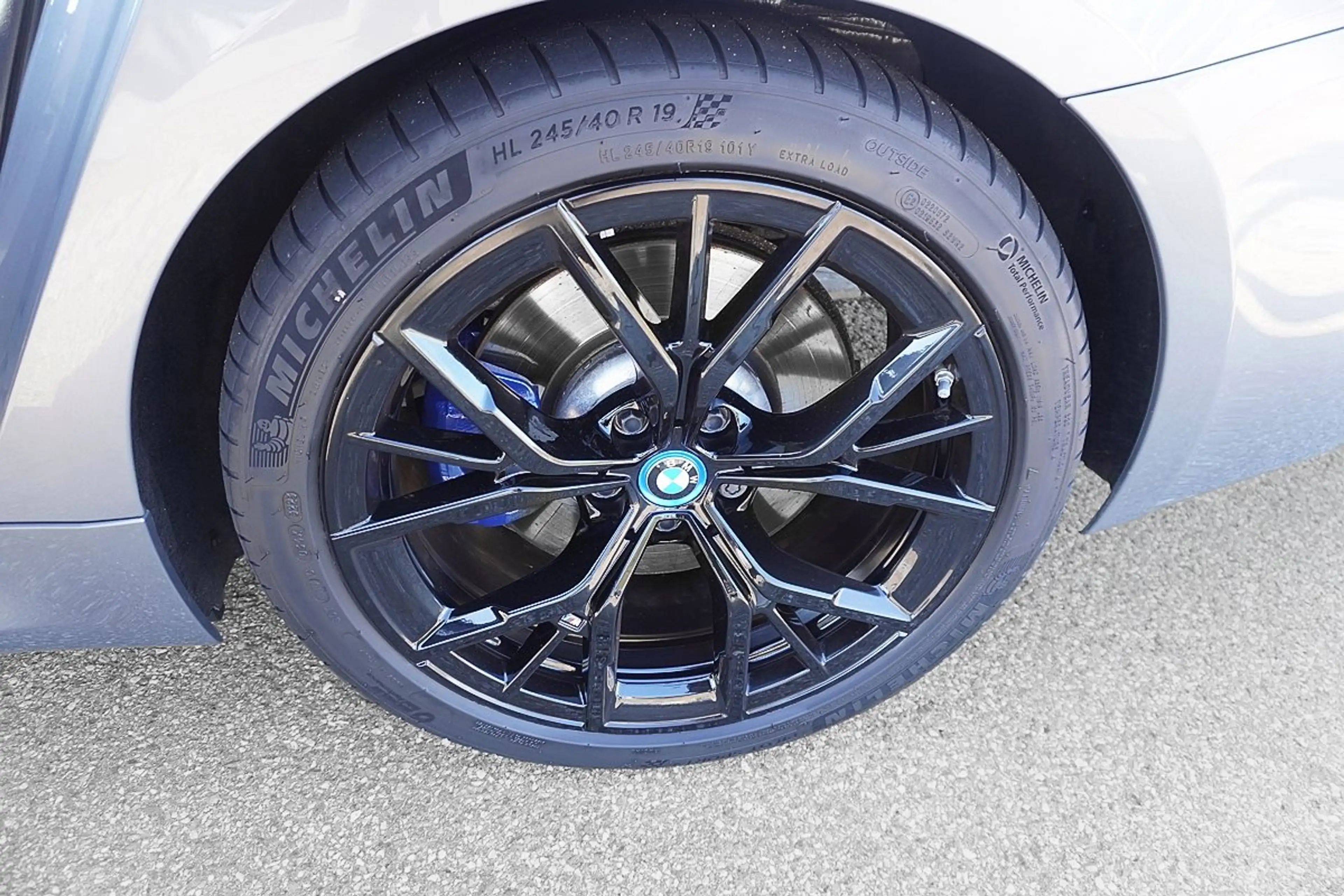 BMW 530 e xDrive Touring — photo 3