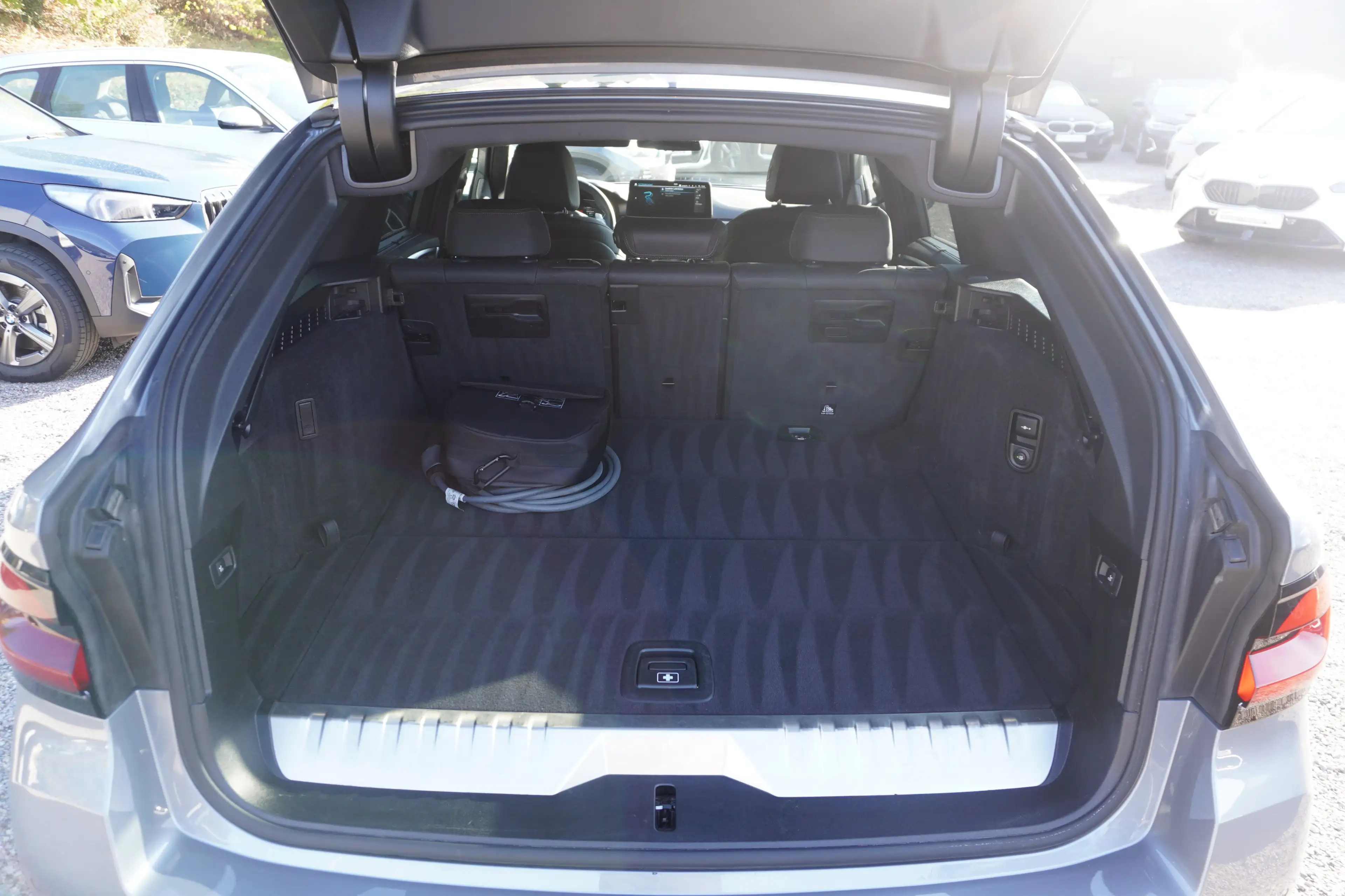 BMW 530 e xDrive Touring — photo 15
