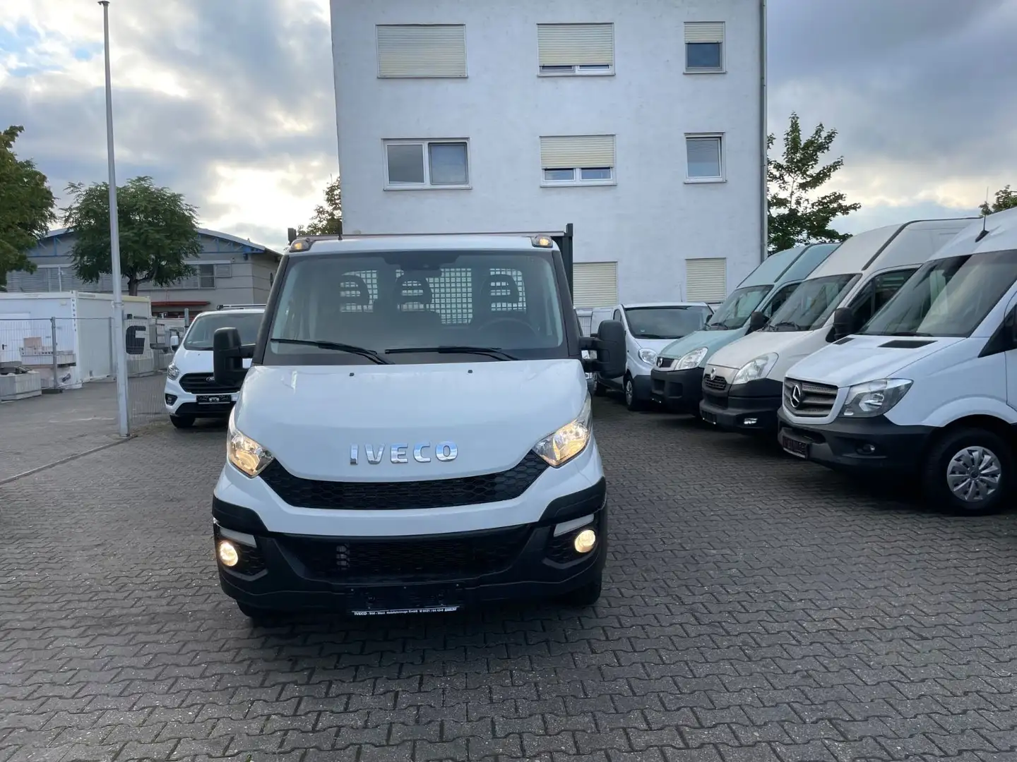 Iveco DailyPritsche*1-Hand*Nur 70.000 Km*Klima*TÜV NEU Blanc - 2