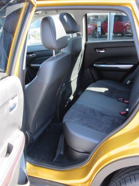 Suzuki Vitara 1,4 Hybrid 6AT 4x4 Comfort+"black&yellow" — photo 13