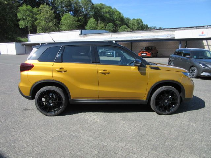 Suzuki Vitara 1,4 Hybrid 6AT 4x4 Comfort+"black&yellow" — photo 3