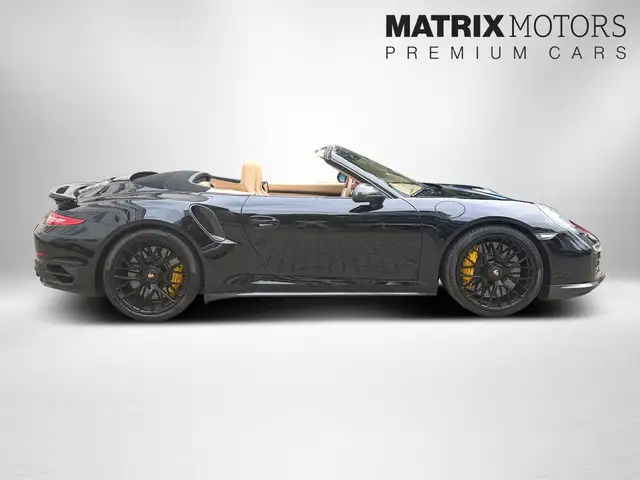 Porsche 911 view 5