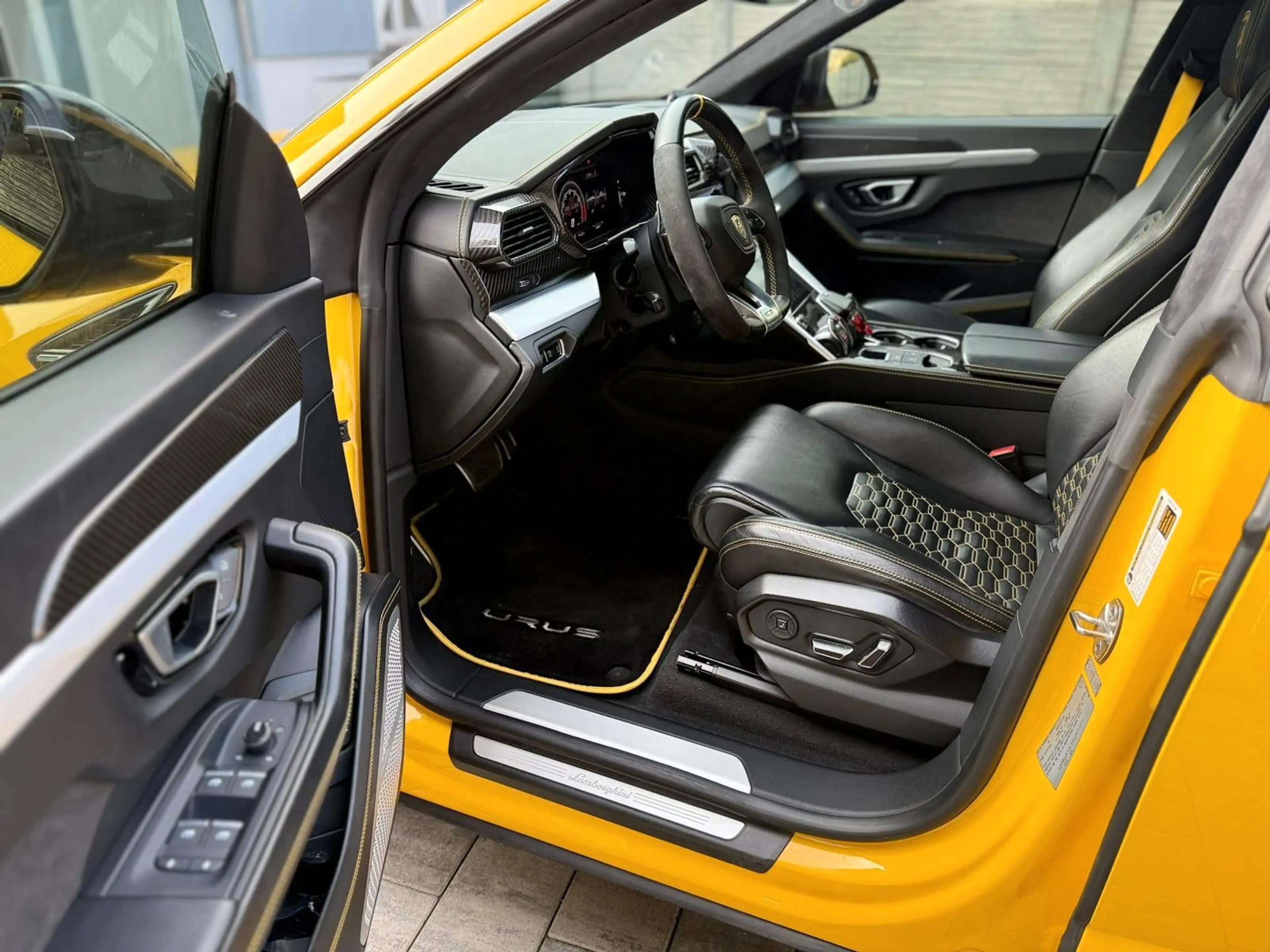Lamborghini Urus *CARBON*B&O*360°KAMERA*STERNEHIMMEL*PANO* — photo 14
