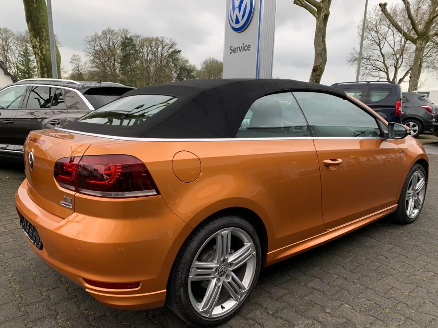 Volkswagen Golf VI Cabriolet Lounge/NAVI/Klimaautomatik Arancione - 2