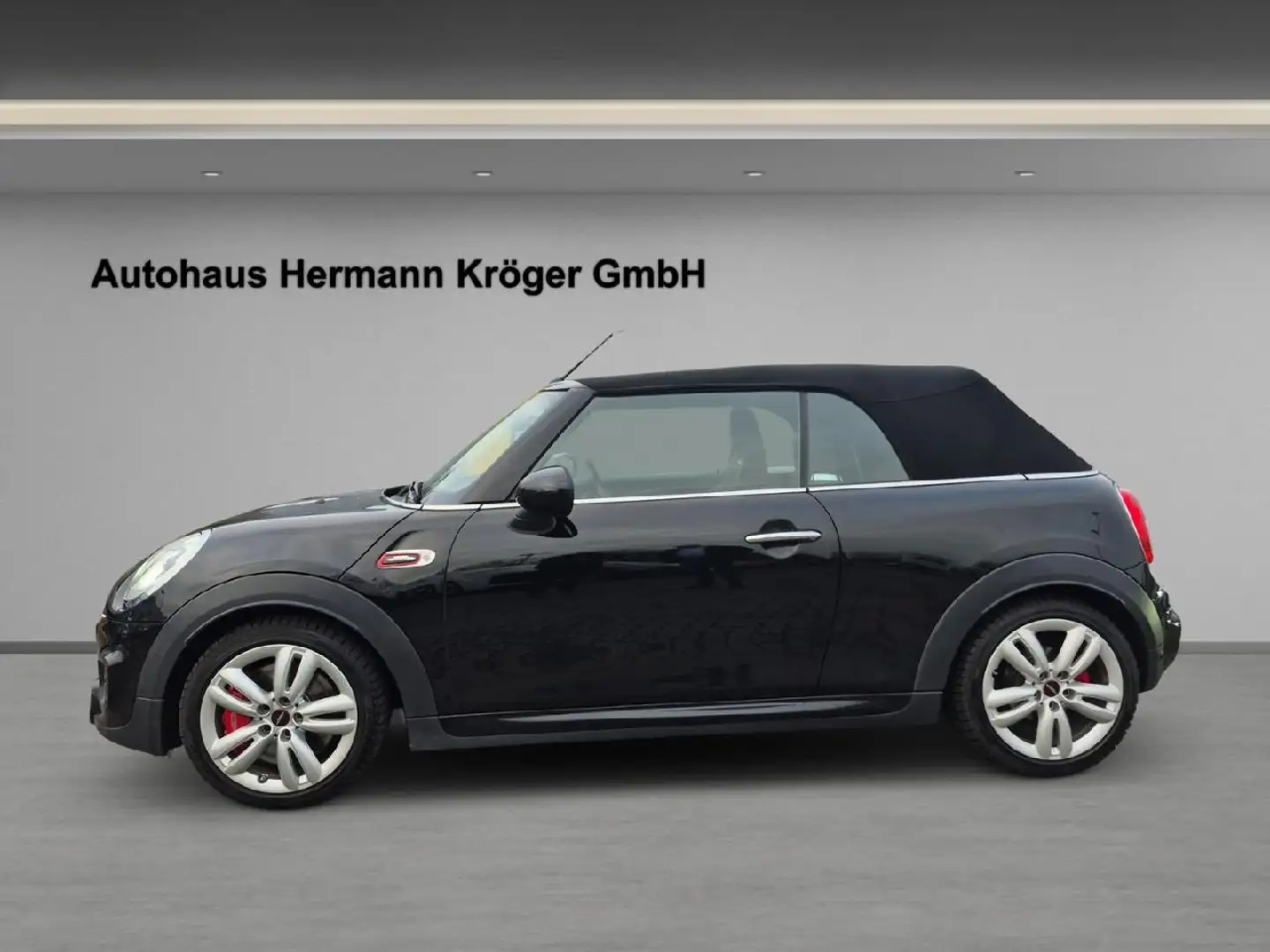 MINI John Cooper Works Cabrio John Cooper Works Schwarz - 2