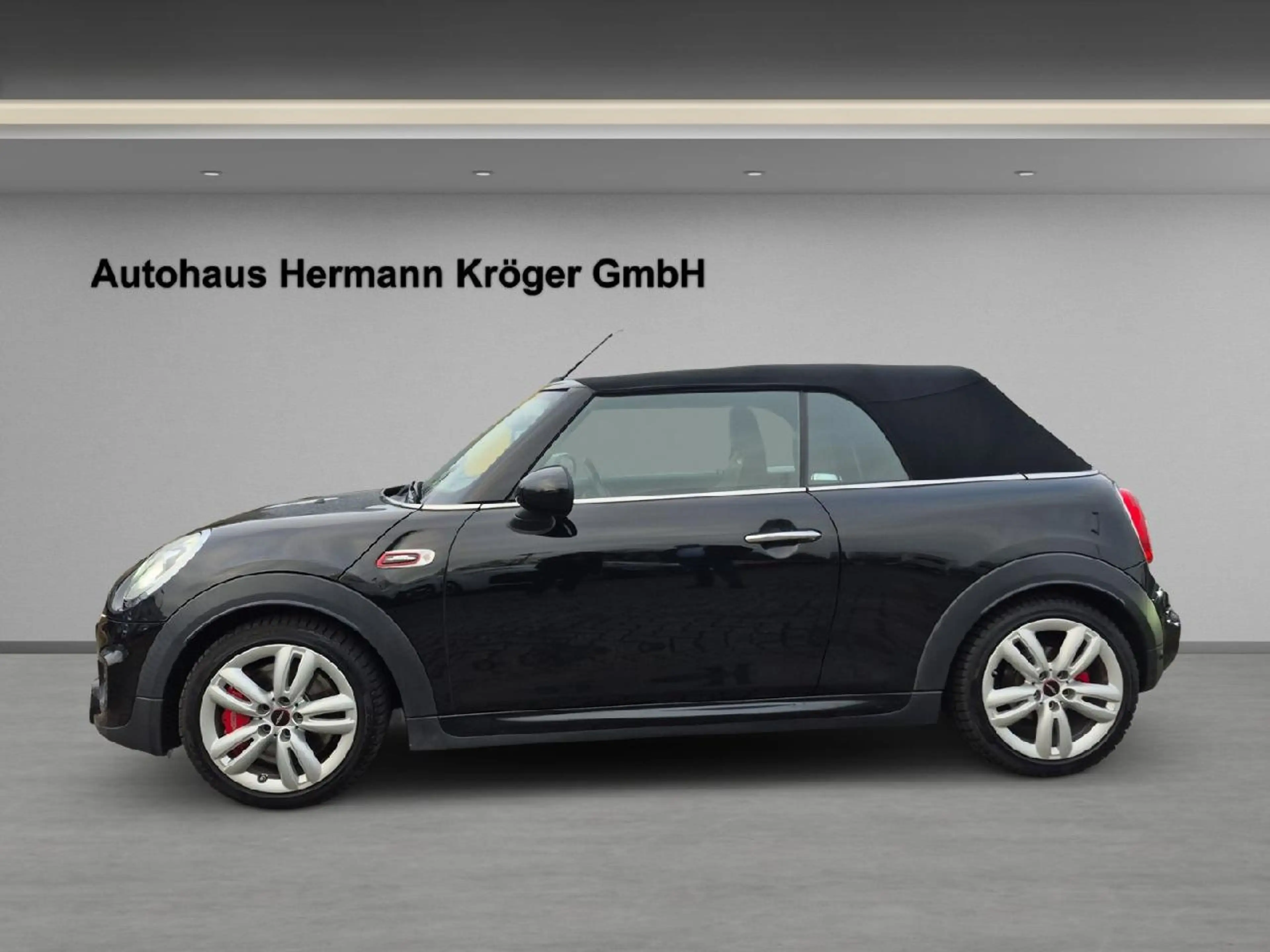 MINI John Cooper Works Cabrio John Cooper Works — photo 2