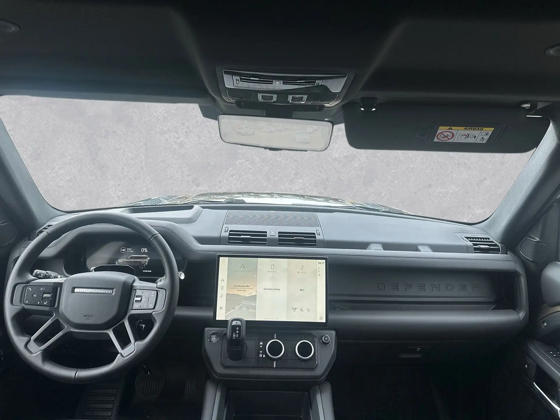 Land Rover Defender P300e 2026 실버 사진 8