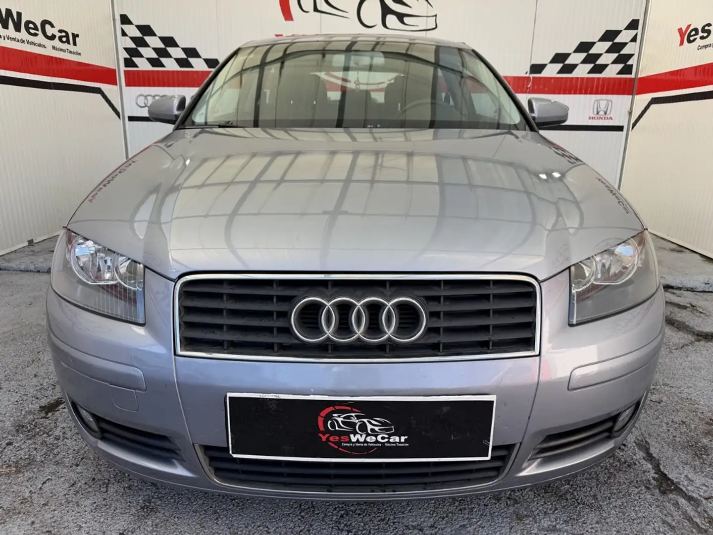 Audi A3 1.9TDI Ambition Gris - 2